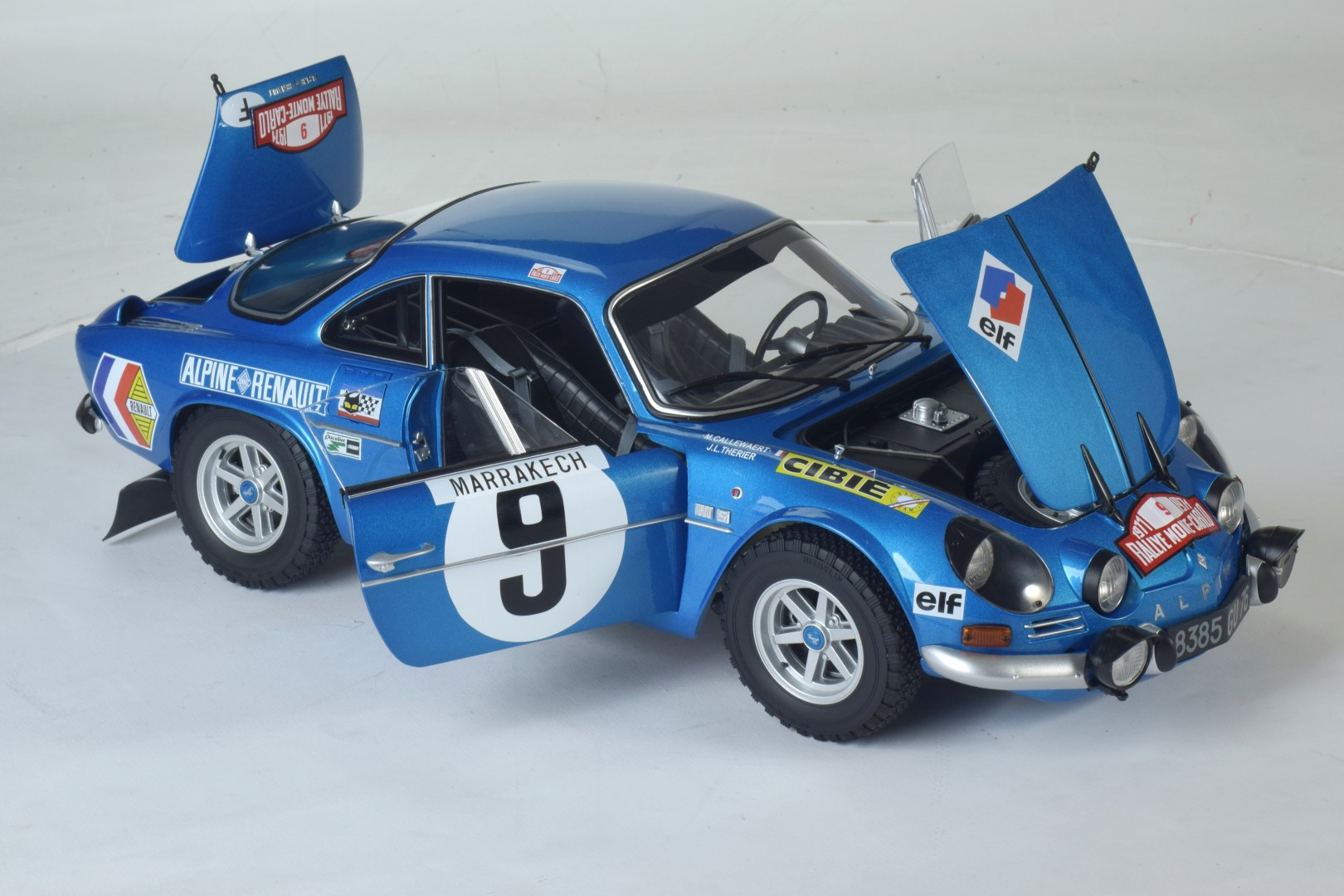 IXO 1/8 ALPINE A110 Diecast Kit